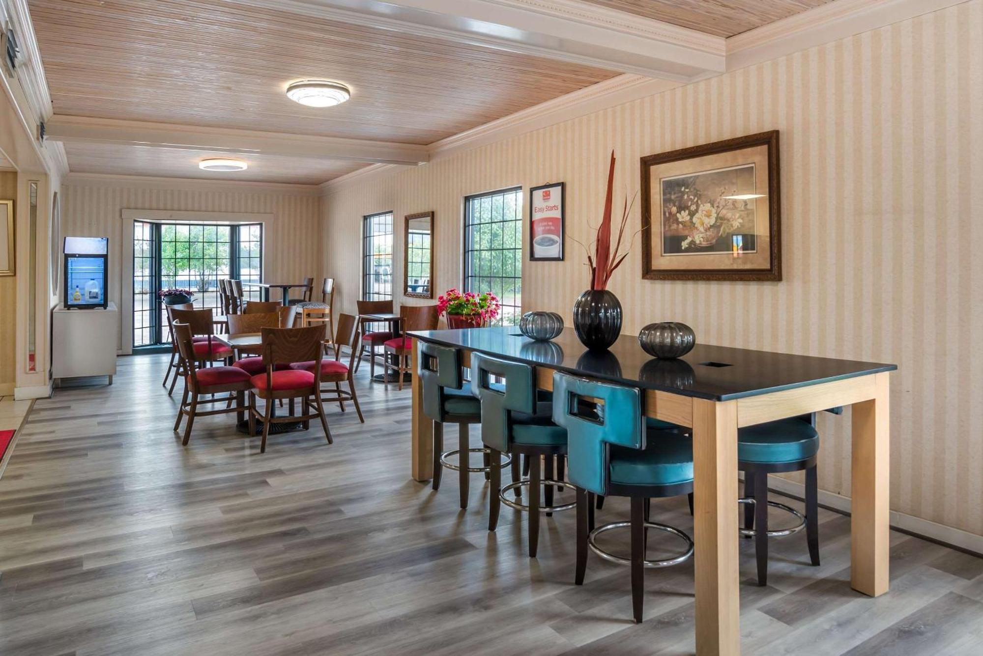 Econo Lodge Inn & Suites Филадельфия Экстерьер фото