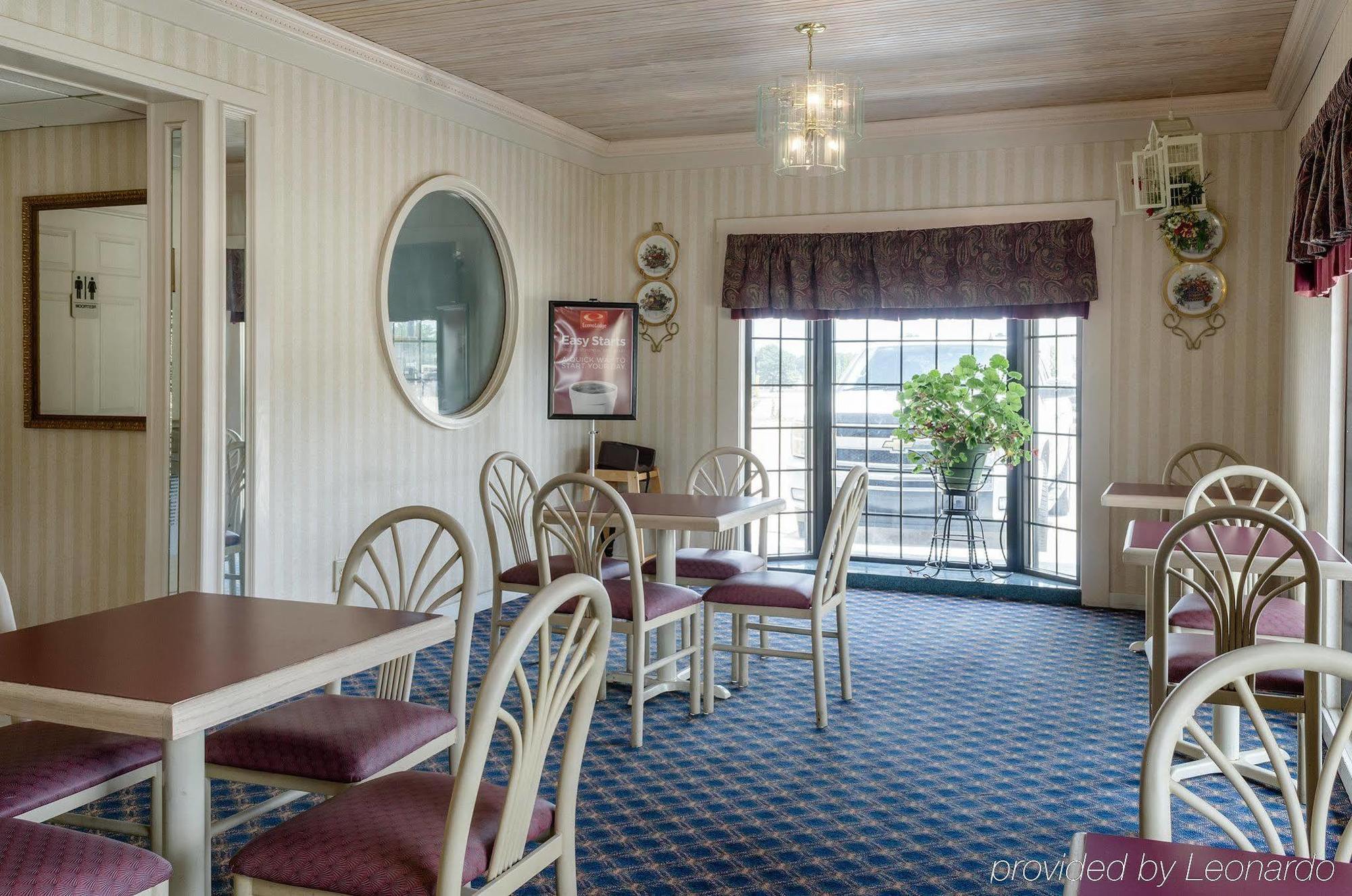 Econo Lodge Inn & Suites Филадельфия Экстерьер фото