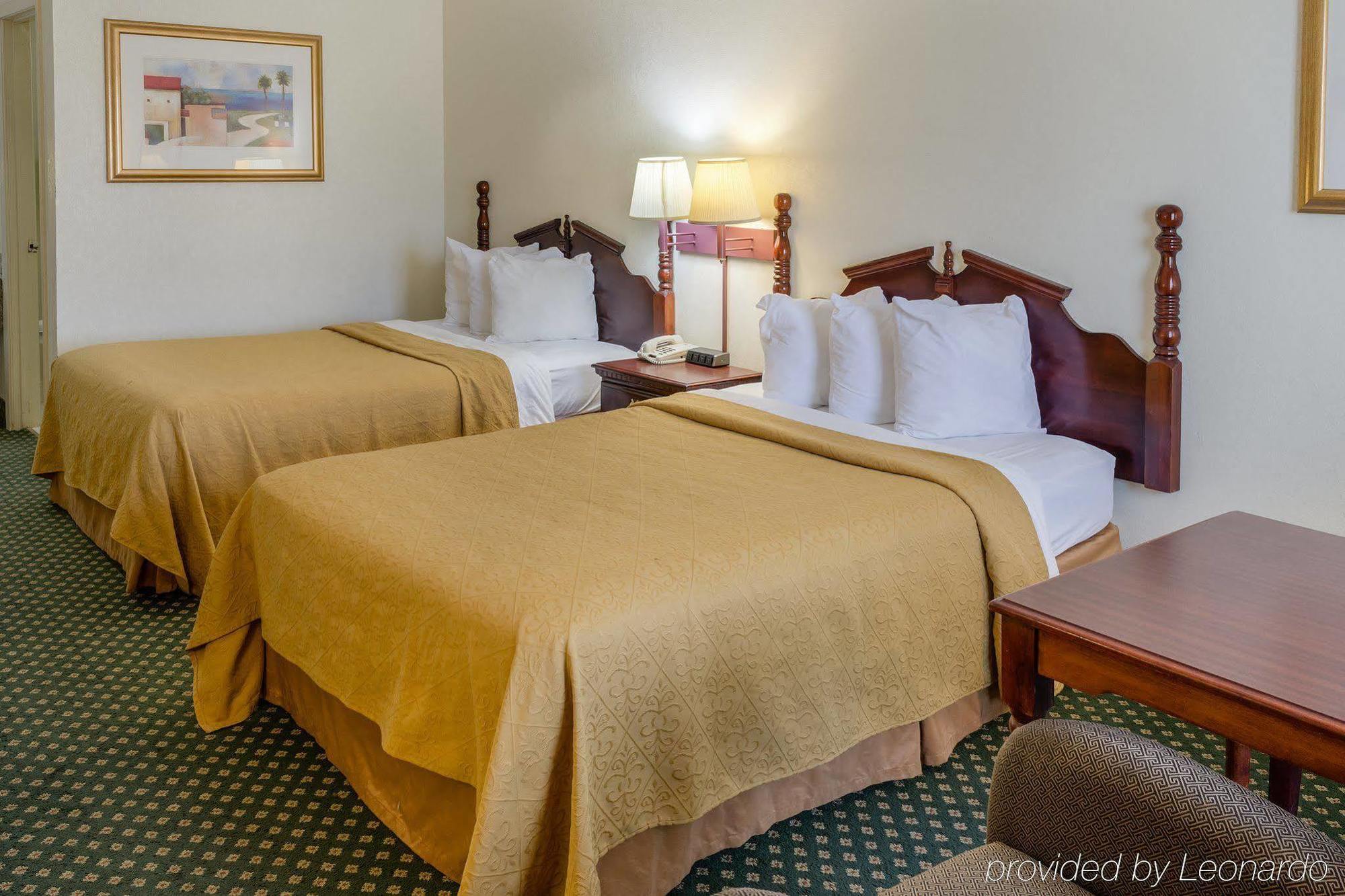 Econo Lodge Inn & Suites Филадельфия Экстерьер фото